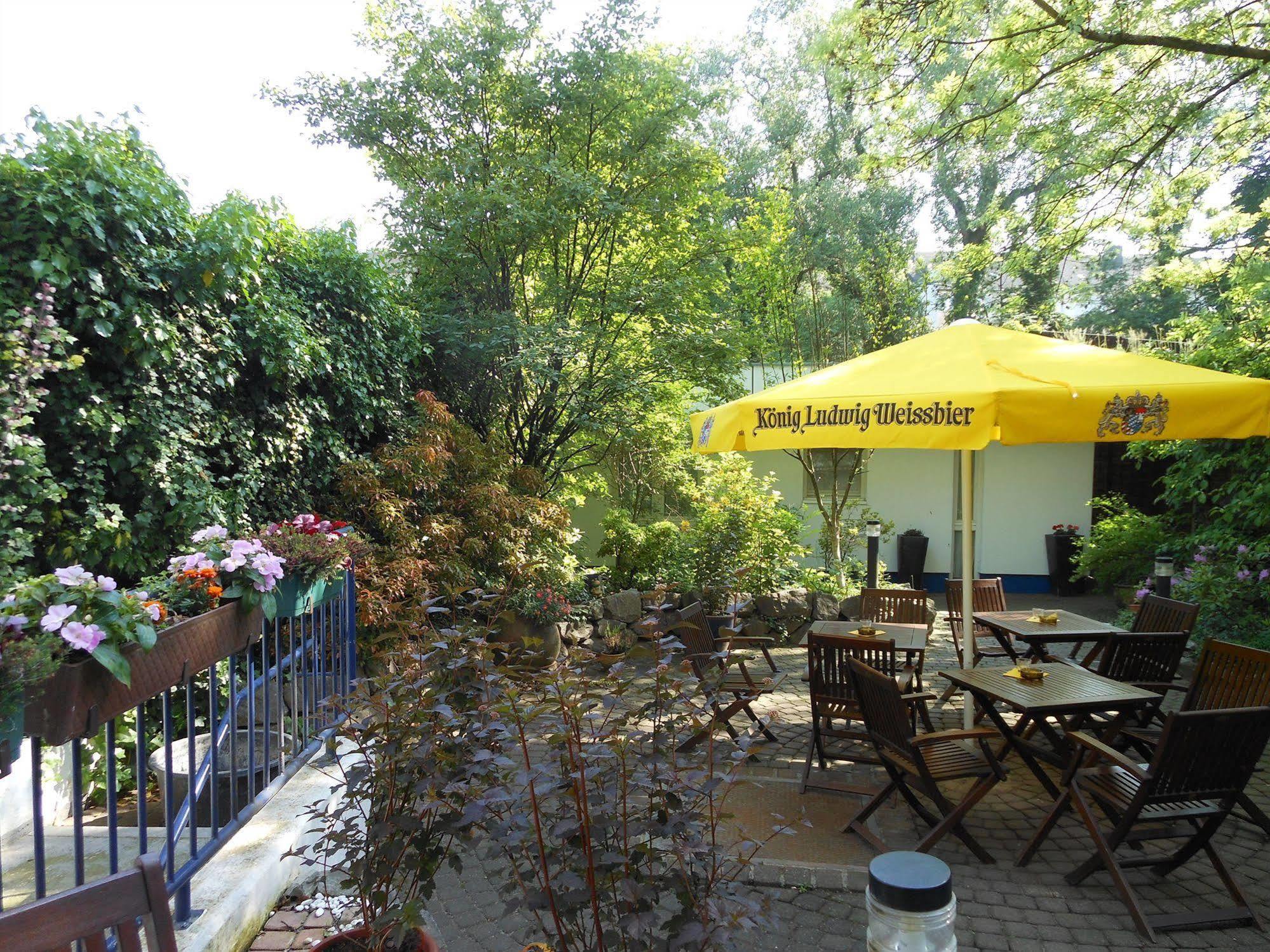 Garden Bilk Hafen Hotel Düsseldorf Buitenkant foto